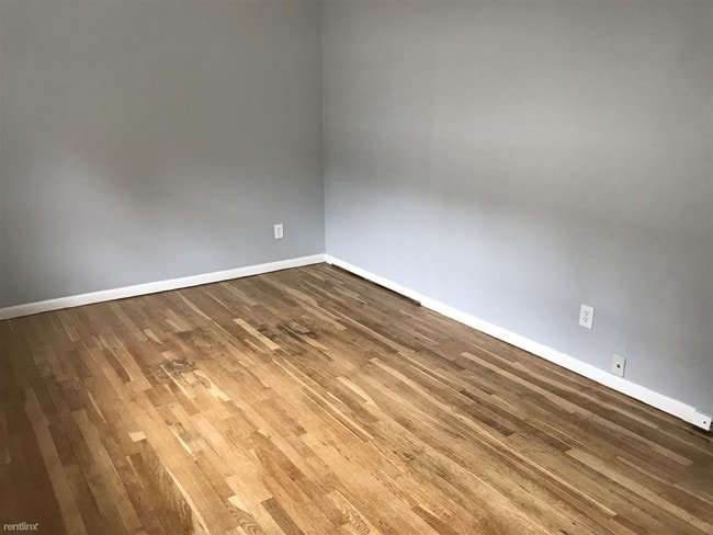 Building Photo - Studio, 1 bath Apartment - Kolich Manor