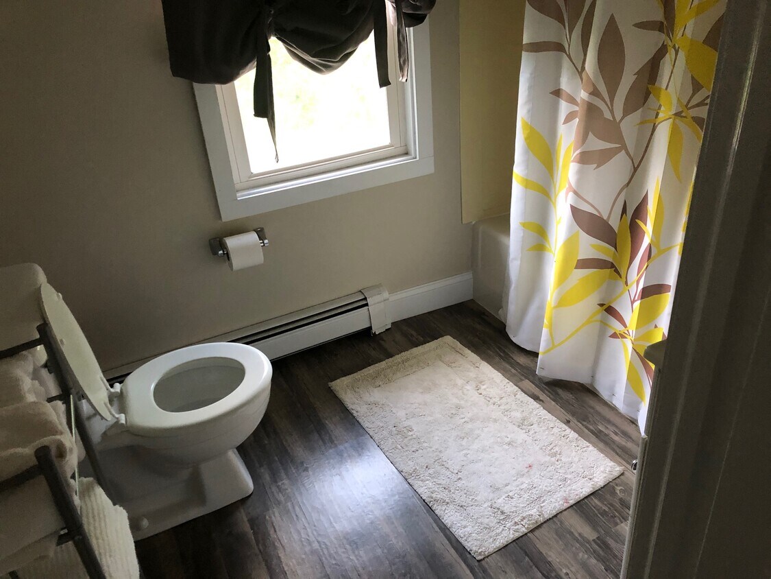 49 South St Unit 3W, Cromwell, CT 06416 Apartments in Cromwell, CT