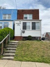 Building Photo - 3334 10th Pl SE