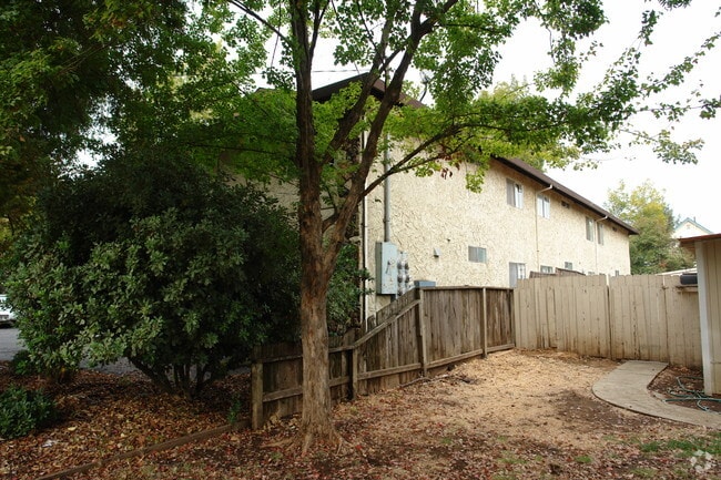 Building Photo - Hazel Student Living