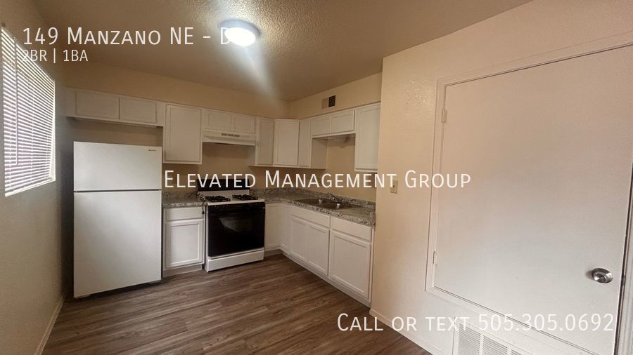 Foto principal - 2 Bedroom Downstairs unit!! Extra Storage-...