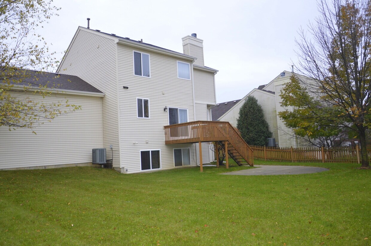 Foto principal - 521 Middlebury Dr