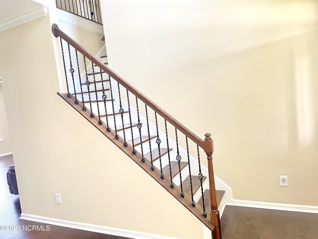 Building Photo - 3436 Flora Dr