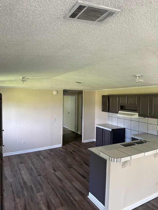 Foto del edificio - 208 Forest Creek Ln