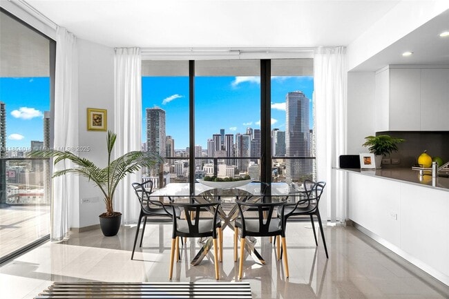Foto del edificio - 68 SE 6th St