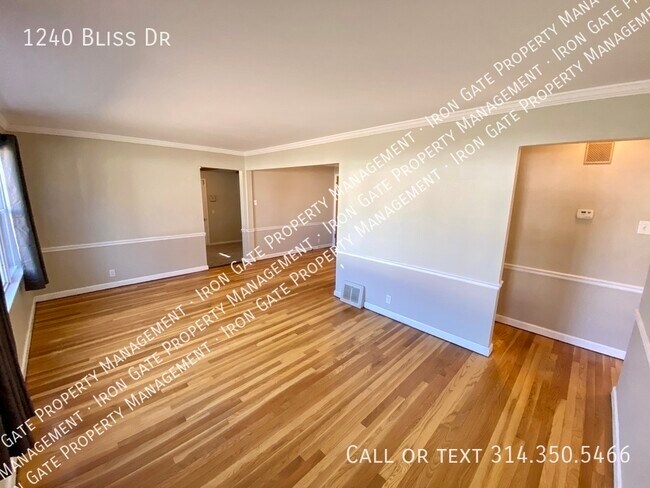 Building Photo - Beautiful House For Rent 2 Bedroom