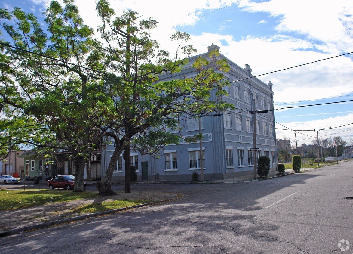 Foto del edificio - 1600 Baronne St