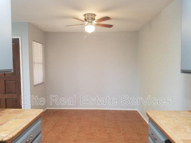 Foto del edificio - 1013 S Sunshine Ave