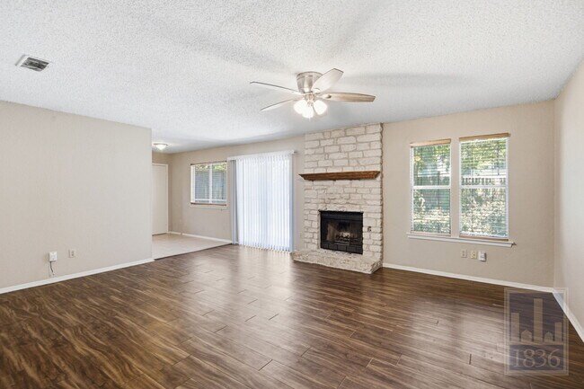 Building Photo - 9002 Marsh Dr