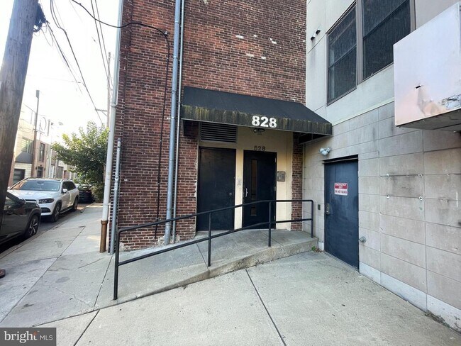 Foto del edificio - 828 N Hancock St