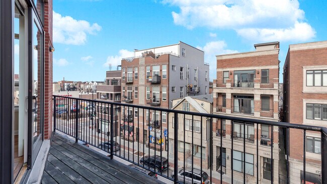 Building Photo - 1449 W Fullerton Ave