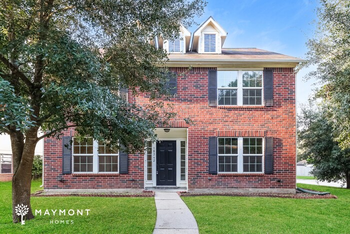 Foto principal - 4-Bedroom Home on Corner Lot