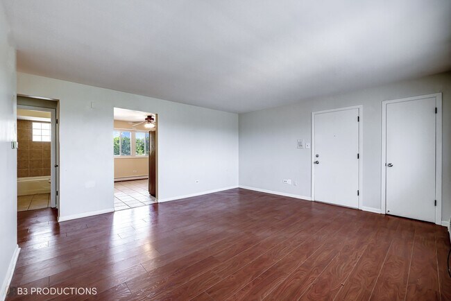 Building Photo - 4430 W 111th St