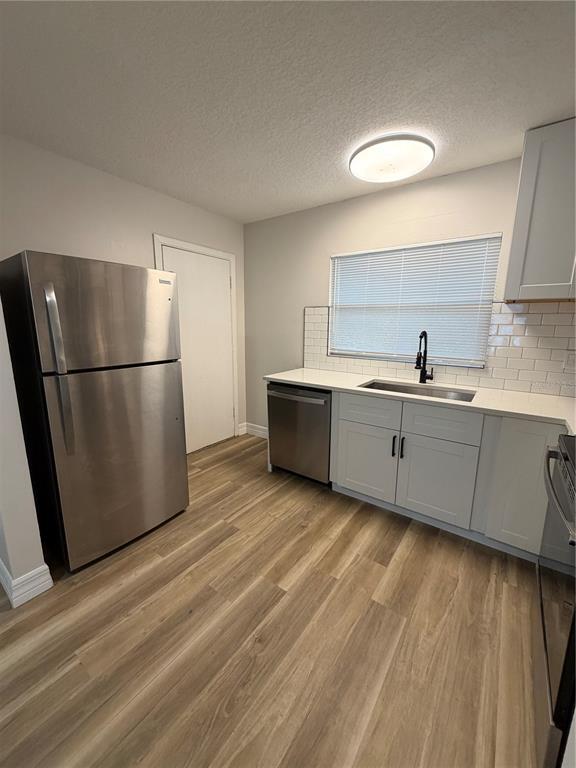 Foto del edificio - 316 W Howry Ave