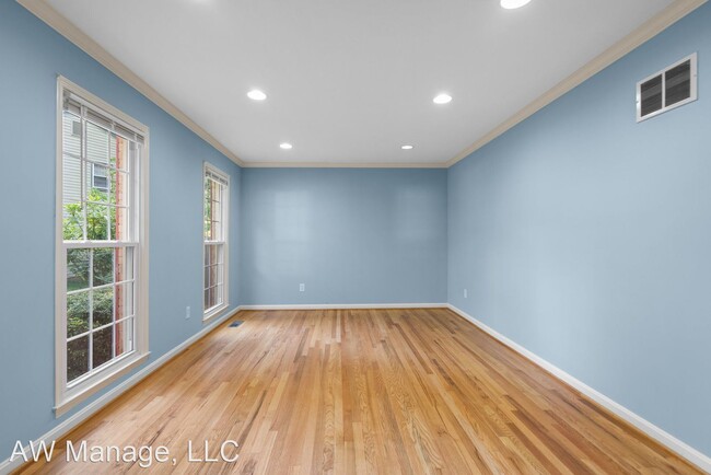 Building Photo - 4 br, 3.5 bath House - 6 Marcus Court