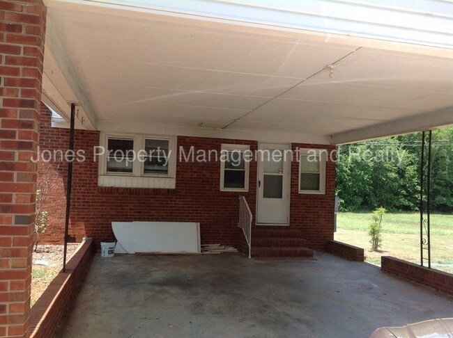 Building Photo - 2210 NC 152 W