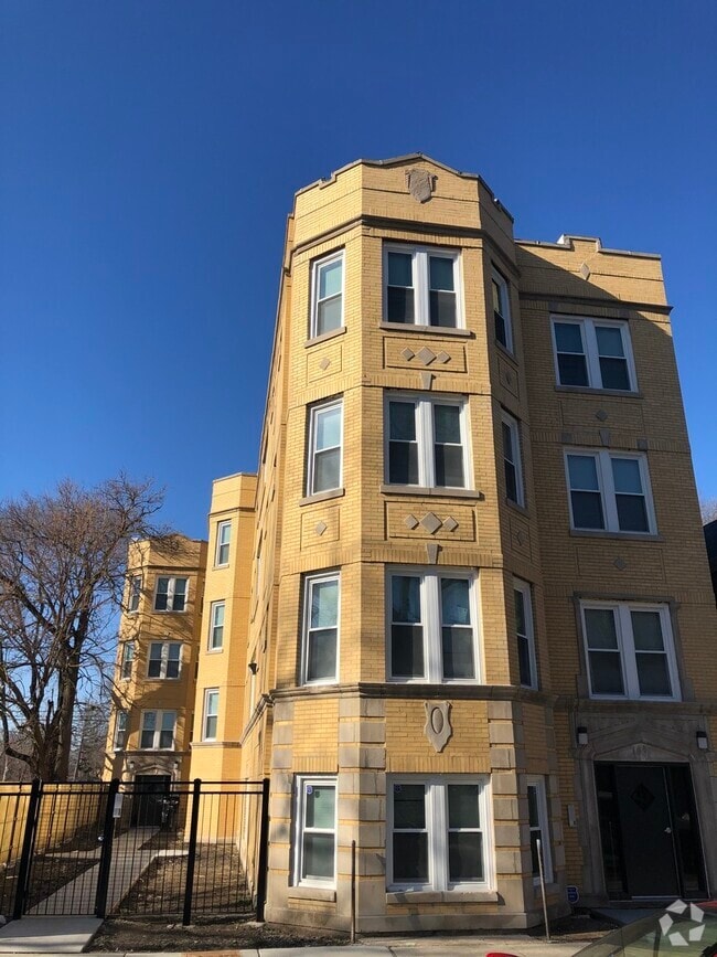Building Photo - 1534 S Komensky Ave