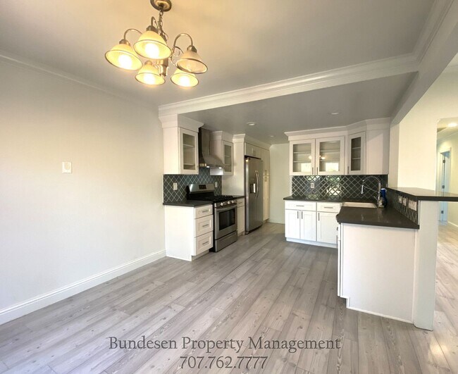 Foto del edificio - 1702 Algol Court Petaluma, CA 94954