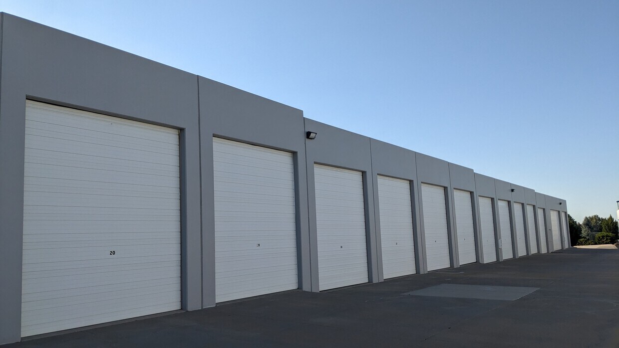 Building Photo - 12958 E Adam Aircraft Cir