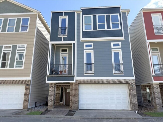 Foto del edificio - 2123 Bidwell Dr