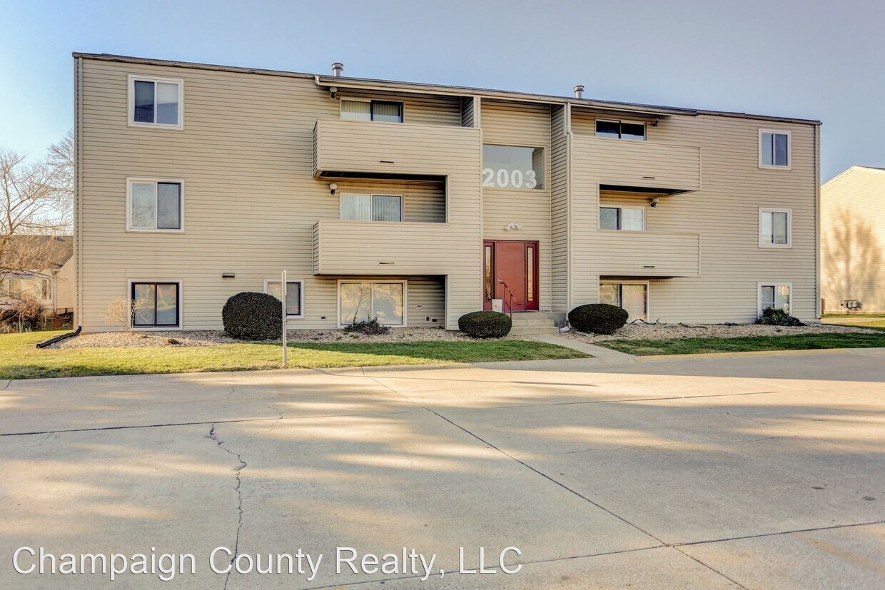 2 br, 1 bath House 2003F S. Mattis Ave. House Rental in Champaign, IL