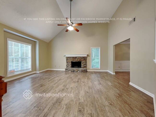 Building Photo - 5995 Rolling Oaks Ln