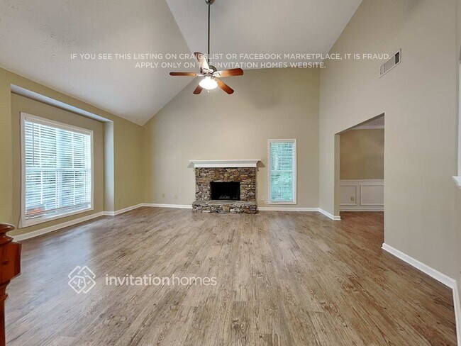 Foto del edificio - 5995 Rolling Oaks Ln