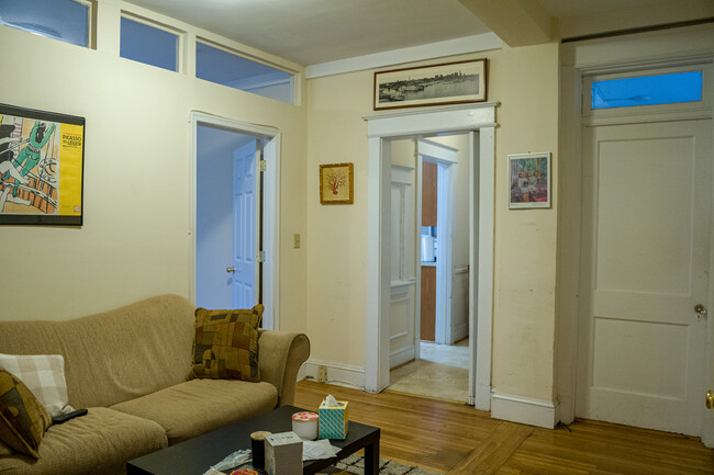 Building Photo - 1862 Mintwood Pl NW