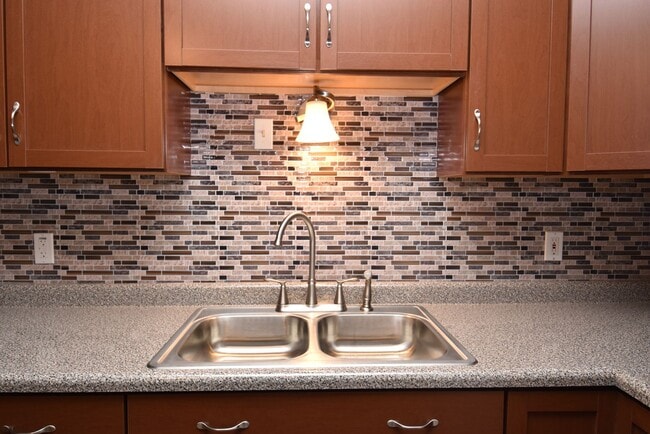 Building Photo - Mishawaka 3 bed 1 1/2 bath by Marion Highs...