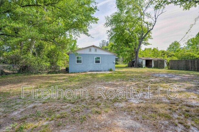 Foto del edificio - 2719B Meadowbrook Dr