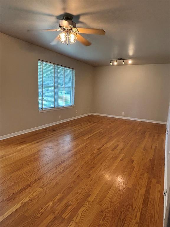 Building Photo - 5911 Aurora Dr