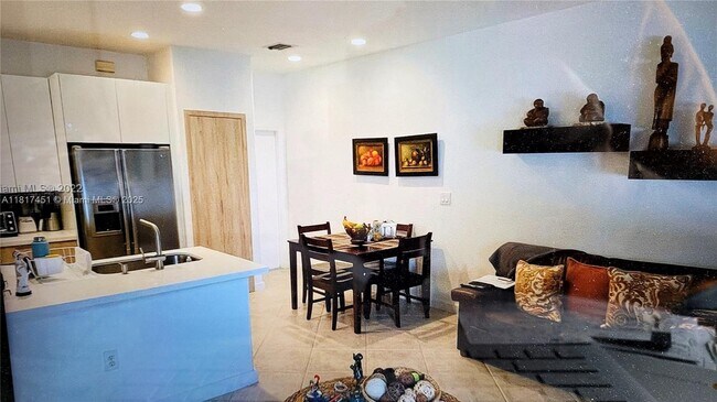 Foto del edificio - 17046 SW 39th Ct