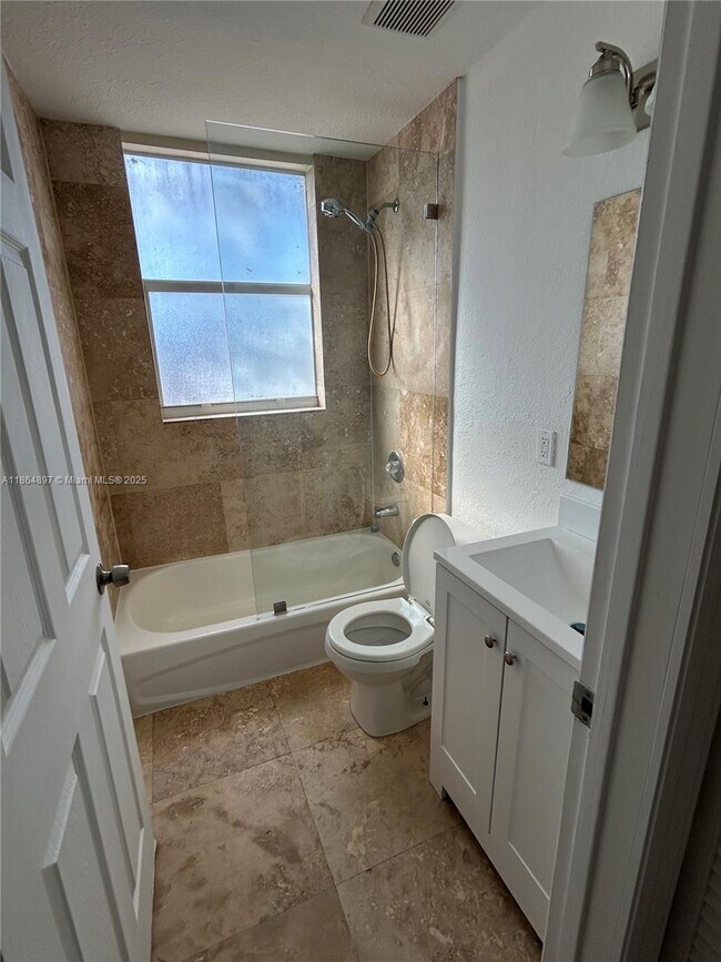 Foto del edificio - 953 SW 10th St