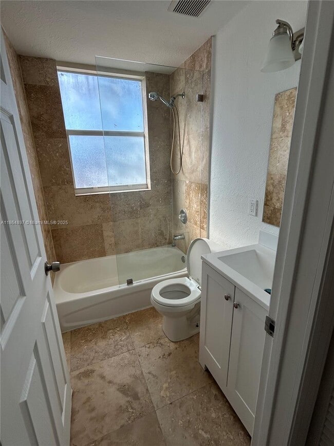 Building Photo - 953 SW 10th St