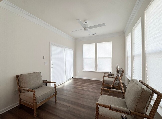Foto del edificio - 612 Columbus Cir