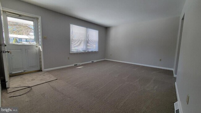 Foto del edificio - 216 Brookside Terrace