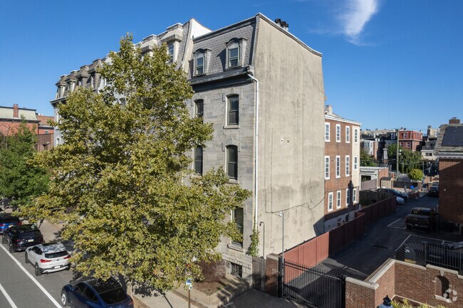 Building Photo - 1709 Spring Garden St