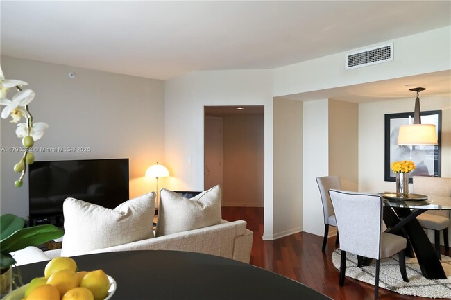 Foto del edificio - 1330 West Ave