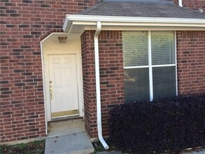 Building Photo - 121 Wildwood Ct