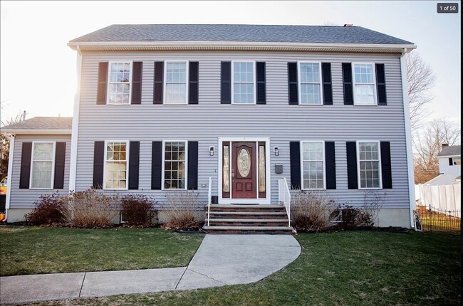 Building Photo - 68 Elm St