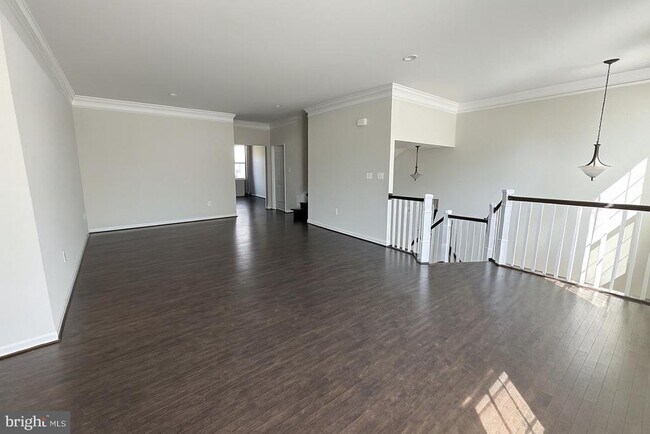 Building Photo - 43220 Thoroughfare Gap Terrace