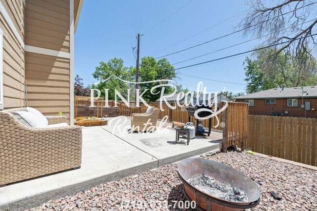 Building Photo - 4051 Silver Star Grove