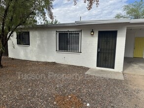 Building Photo - 3317 N Howard Blvd