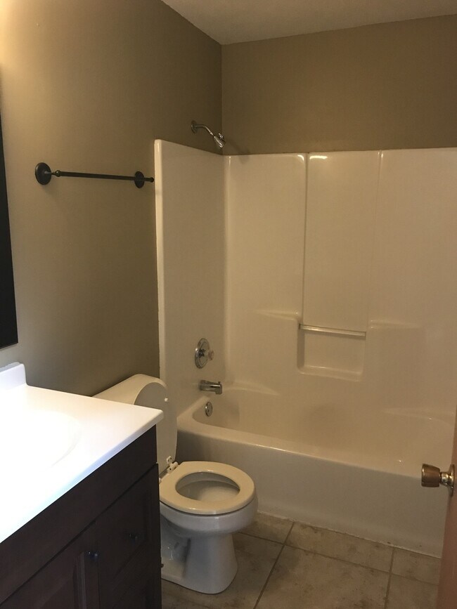 Foto del edificio - 3734 Harwood Ln