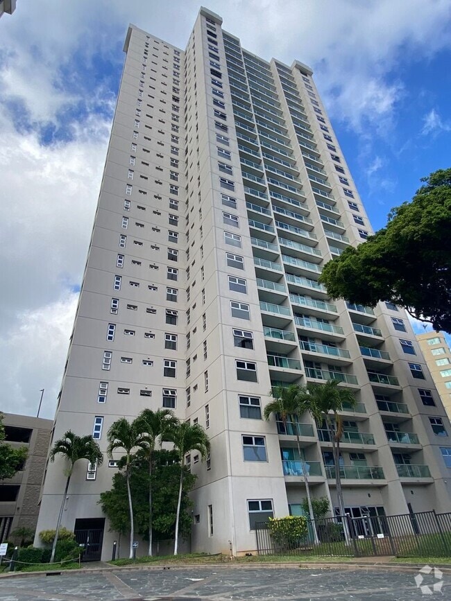 Building Photo - 1450 Young St
