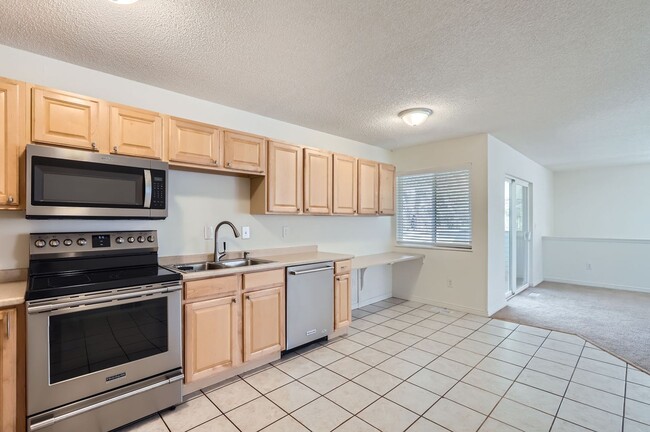 Building Photo - Lafayette Condo with Private Entry, Deck a...