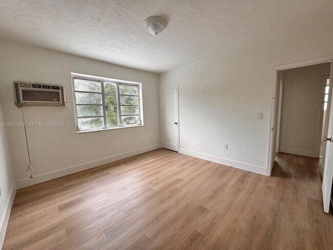 Foto del edificio - 133 NW 32nd Ct