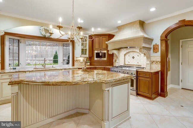 Building Photo - 5220 Clinton Rd