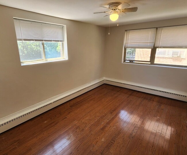 Photo - 2243 W Farwell Ave Apartment