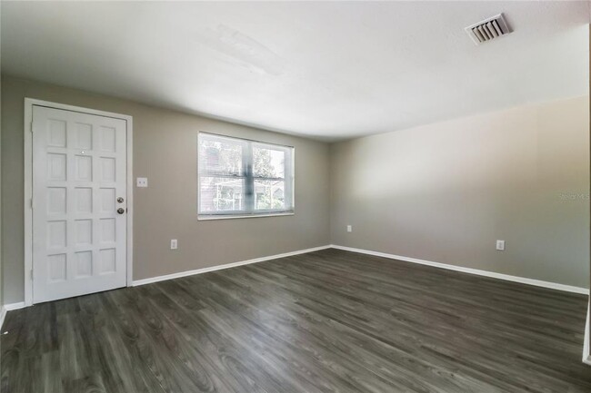 Foto del edificio - 8912 Hervel Cir